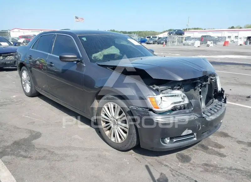 2013 Chrysler 300 photo