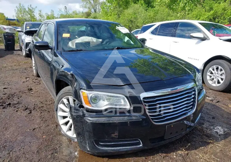 2013 Chrysler 300 фото