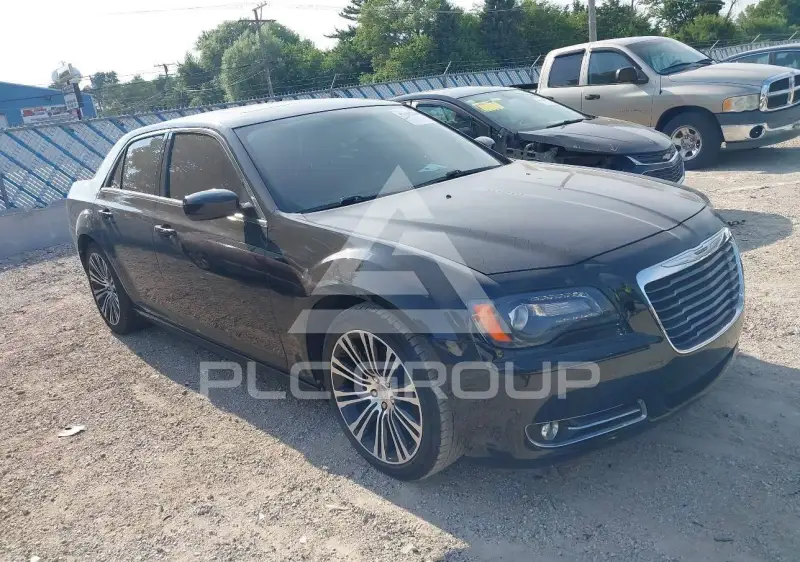 2013 Chrysler 300 фото