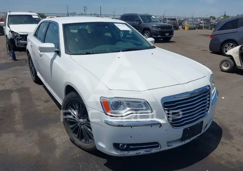 2013 Chrysler 300 фото