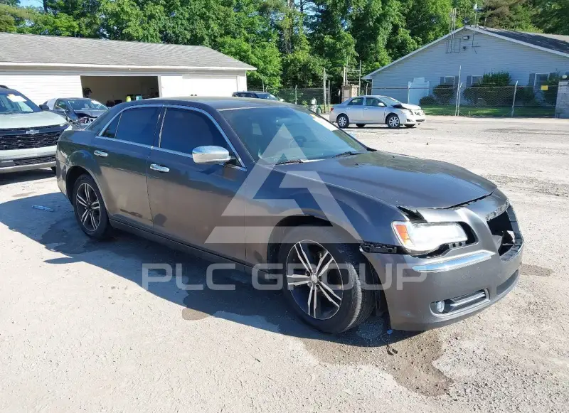 2013 Chrysler 300 photo