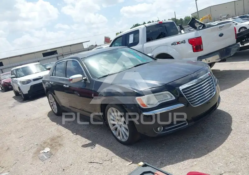 2013 Chrysler 300 photo