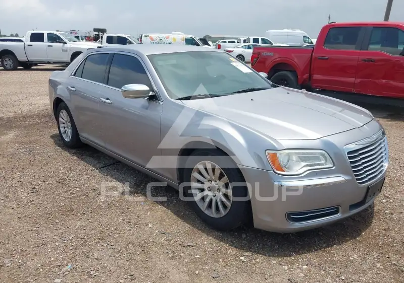 2013 Chrysler 300 фото