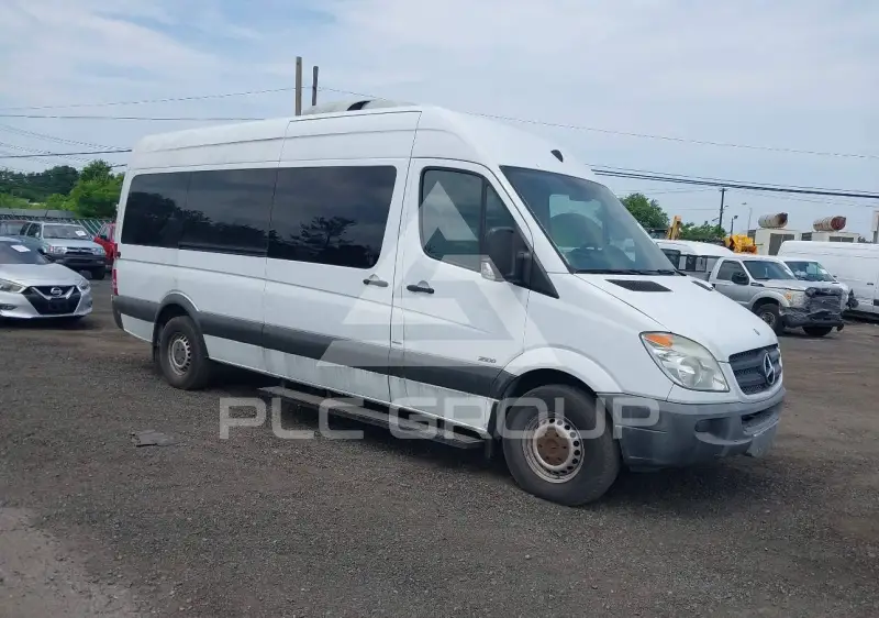 2013 Mercedes Benz Sprinter photo