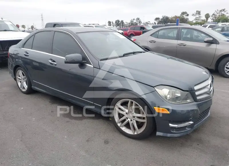 2013 Mercedes Benz C 250 фото