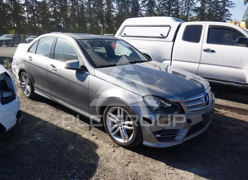 2013 Mercedes Benz C 250 фото