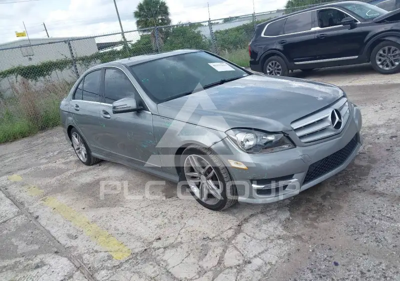 2013 Mercedes Benz C 250 фото