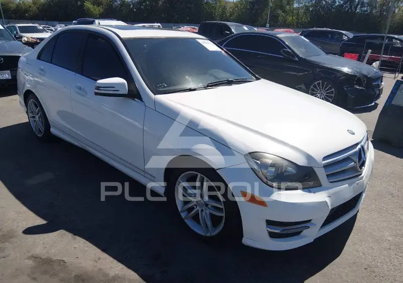 2013 Mercedes Benz C 250 фото