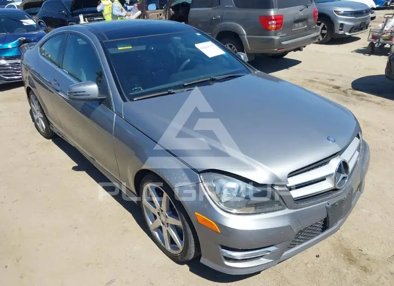 2013 Mercedes Benz C 250 фото