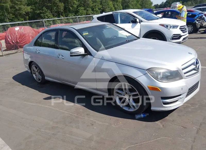 2013 Mercedes Benz C 250 фото
