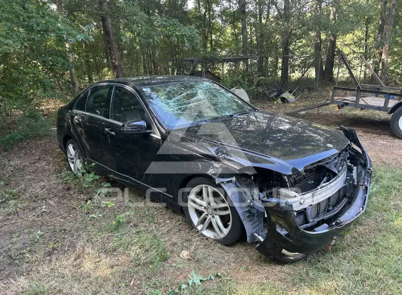 2013 Mercedes Benz C 250 фото