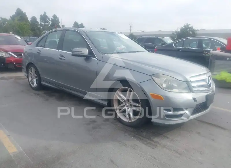 2013 Mercedes Benz C 250 фото