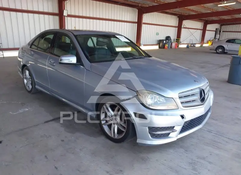 2013 Mercedes Benz C 250 фото