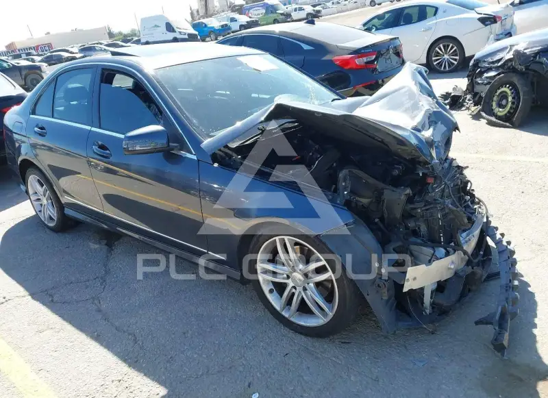2013 Mercedes Benz C 250 фото
