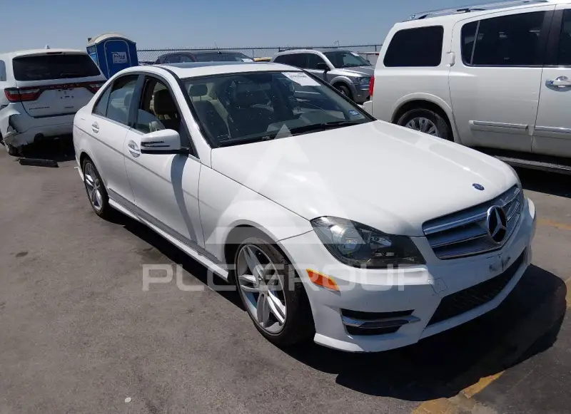 2013 Mercedes Benz C 250 фото