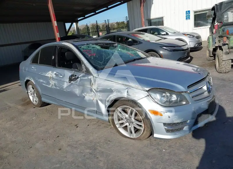 2013 Mercedes Benz C 250 фото