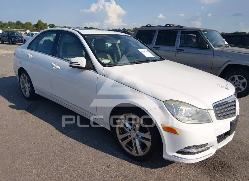 2013 Mercedes Benz C 250 фото