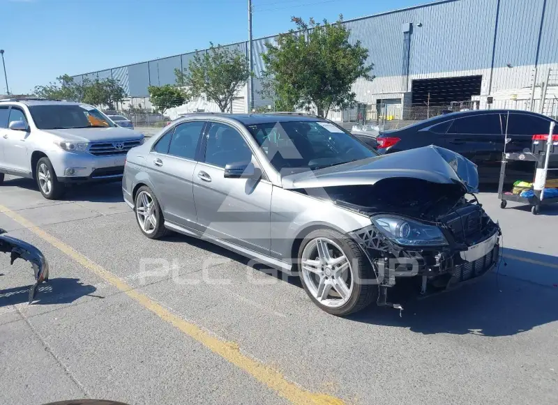 2013 Mercedes Benz C 250 фото
