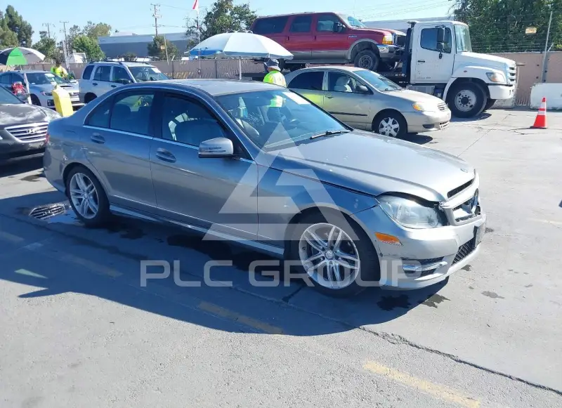 2013 Mercedes Benz C 250 фото