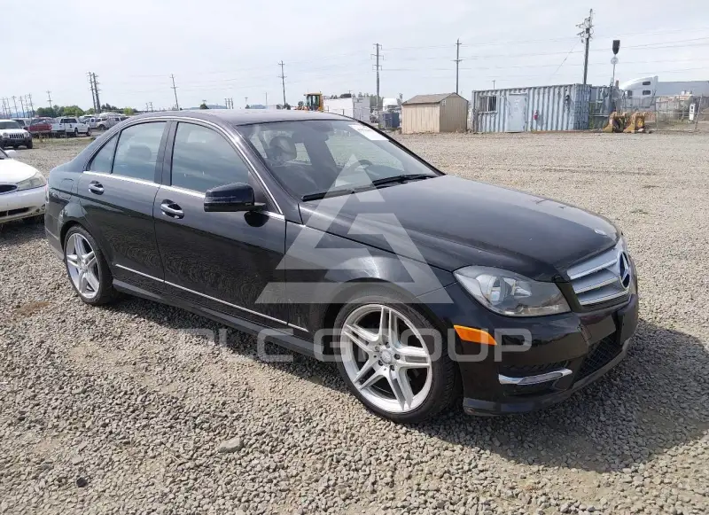 2013 Mercedes Benz C 250 фото