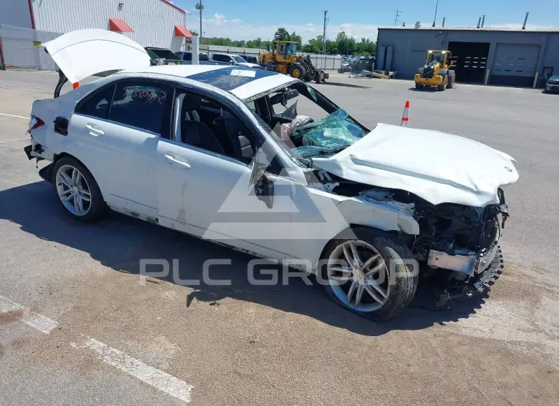 2013 Mercedes Benz C 250 фото