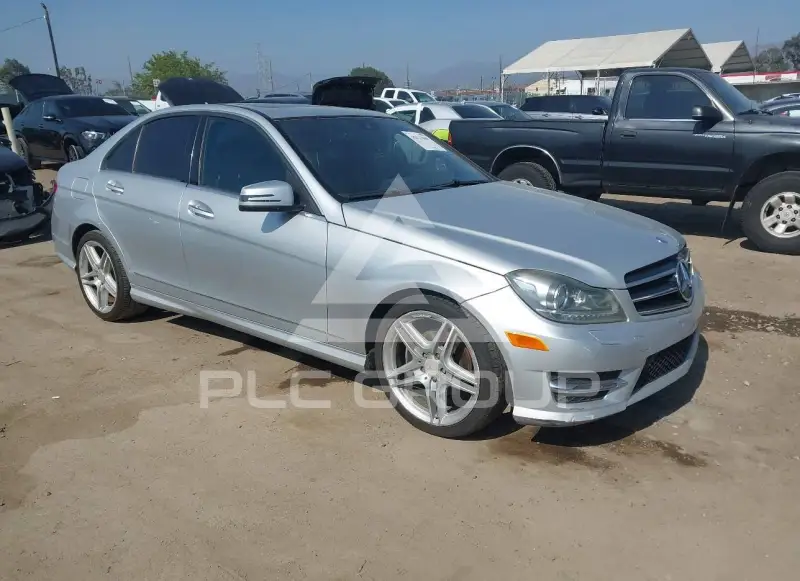 2013 Mercedes Benz C 250 фото
