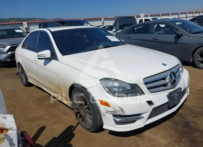 2013 Mercedes Benz C 250 фото