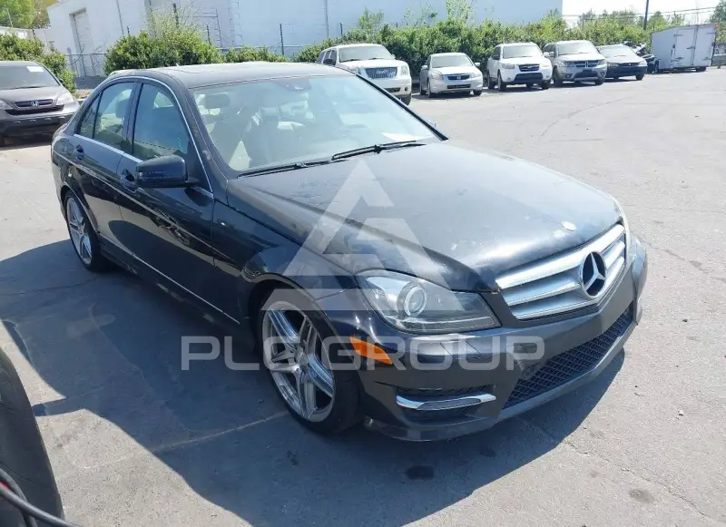 2013 Mercedes Benz C 250 фото