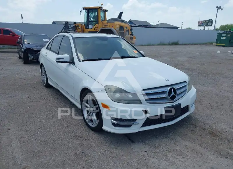 2013 Mercedes Benz C 250 фото