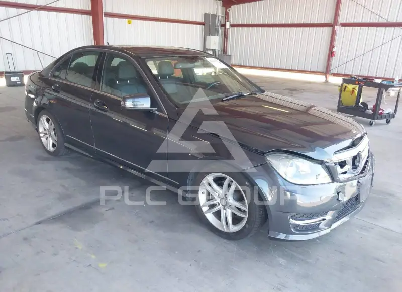 2013 Mercedes Benz C 250 фото