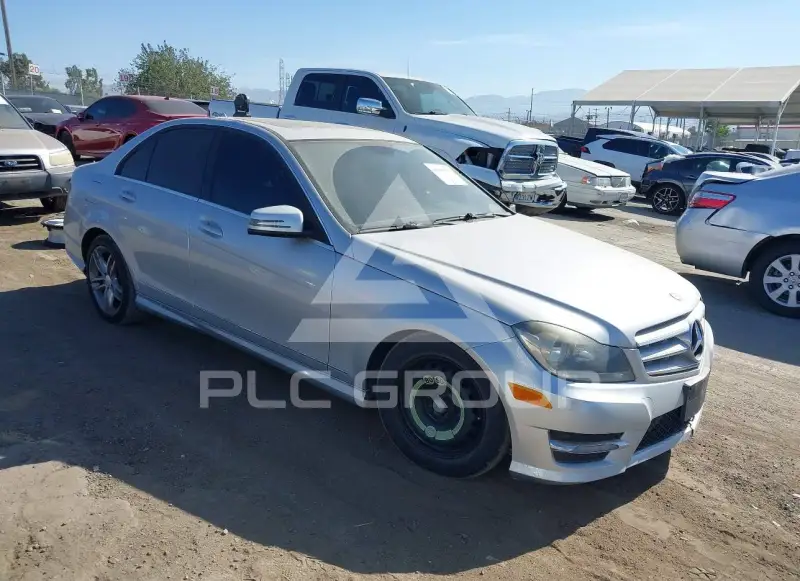 2013 Mercedes Benz C 250 фото