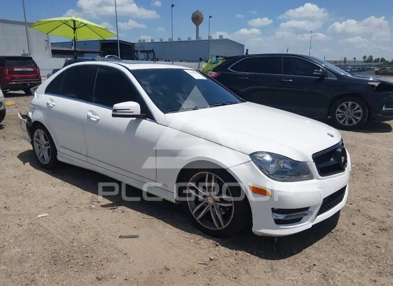 2013 Mercedes Benz C 250 фото