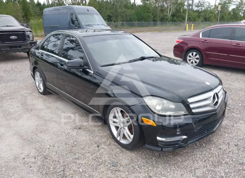 2013 Mercedes Benz C 250 фото