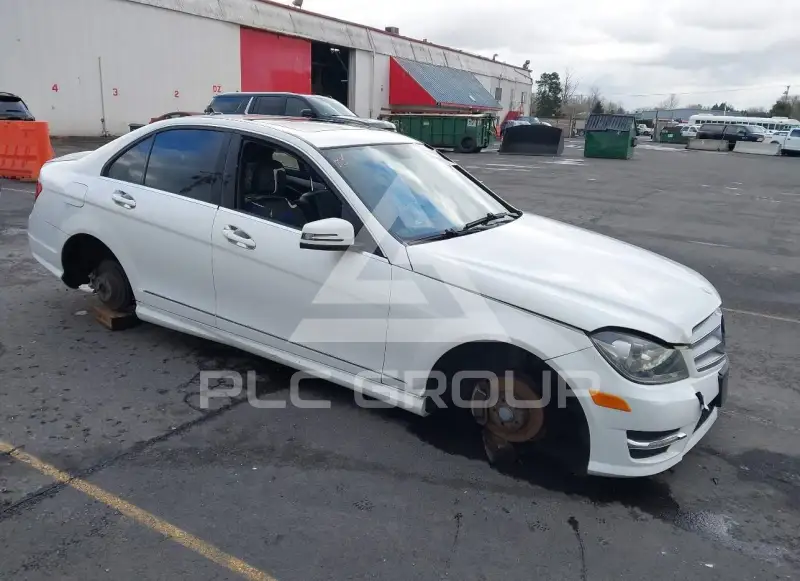 2013 Mercedes Benz C 250 фото
