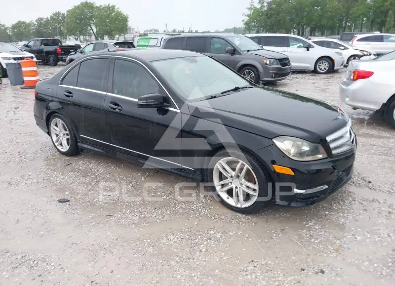 2013 Mercedes Benz C 250 фото