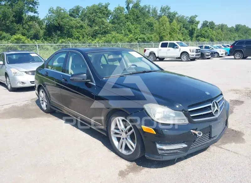 2013 Mercedes Benz C 250 фото
