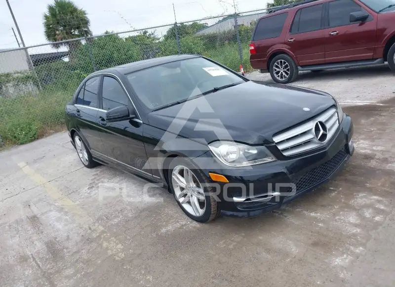2013 Mercedes Benz C 250 фото