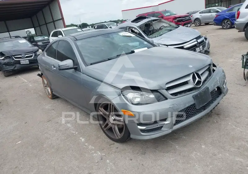 2013 Mercedes Benz C 250 фото