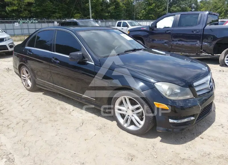 2013 Mercedes Benz C 250 фото