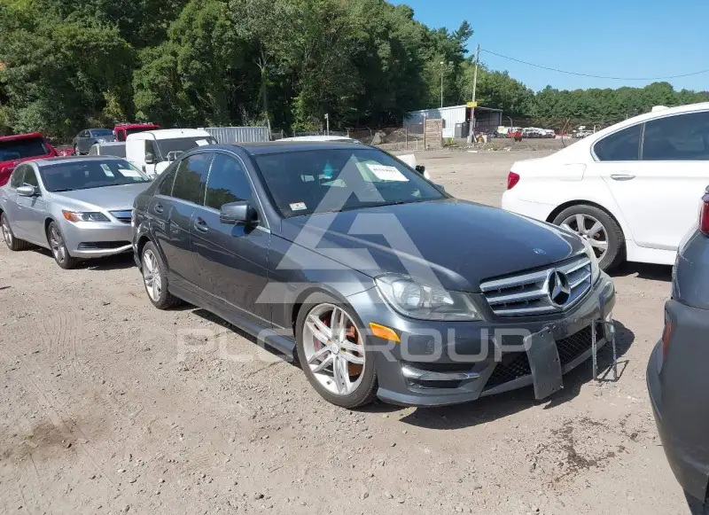 2013 Mercedes Benz C 300 фото