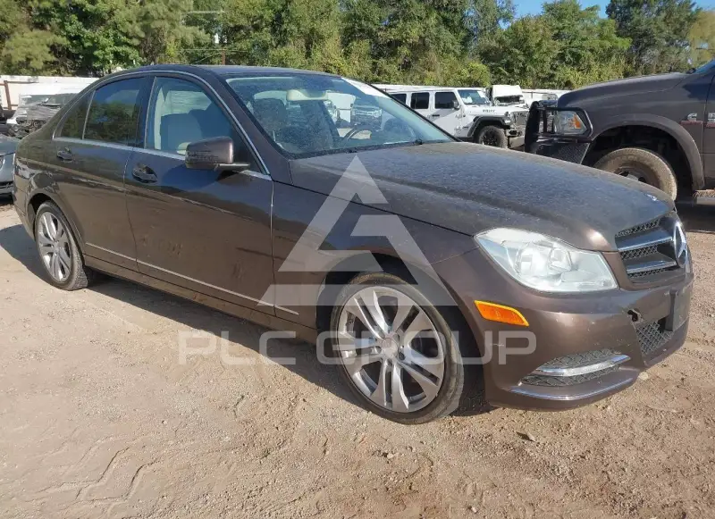 2013 Mercedes Benz C 300 фото