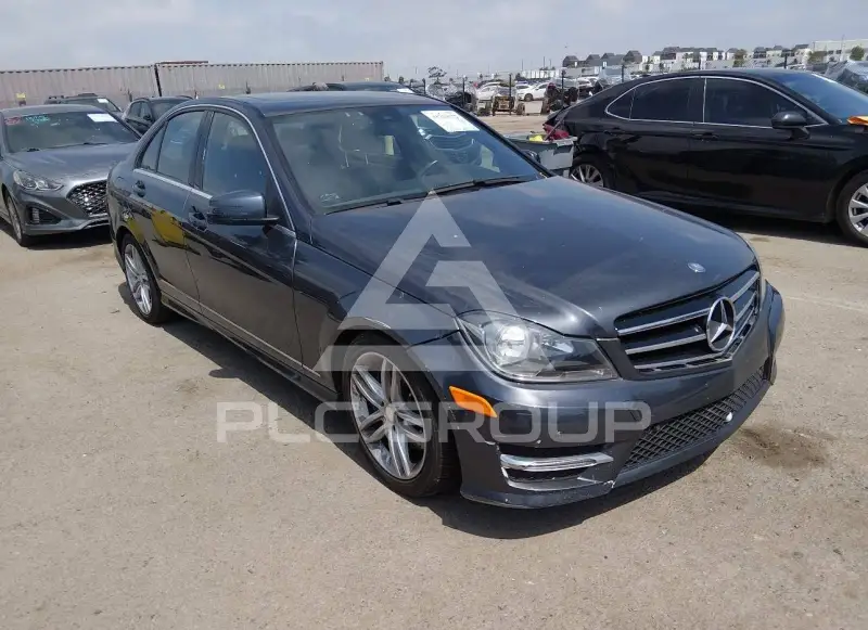2013 Mercedes Benz C 300 photo