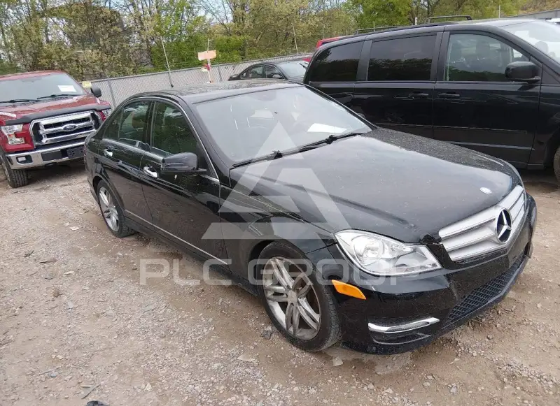2013 Mercedes Benz C 300 фото