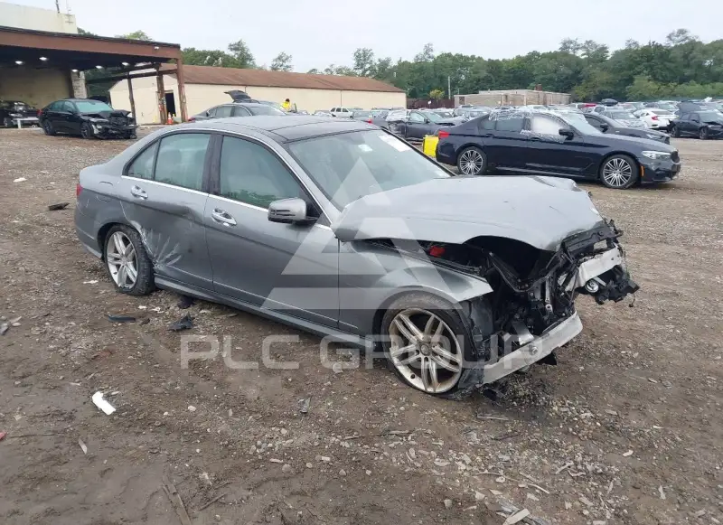 2013 Mercedes Benz C 300 фото