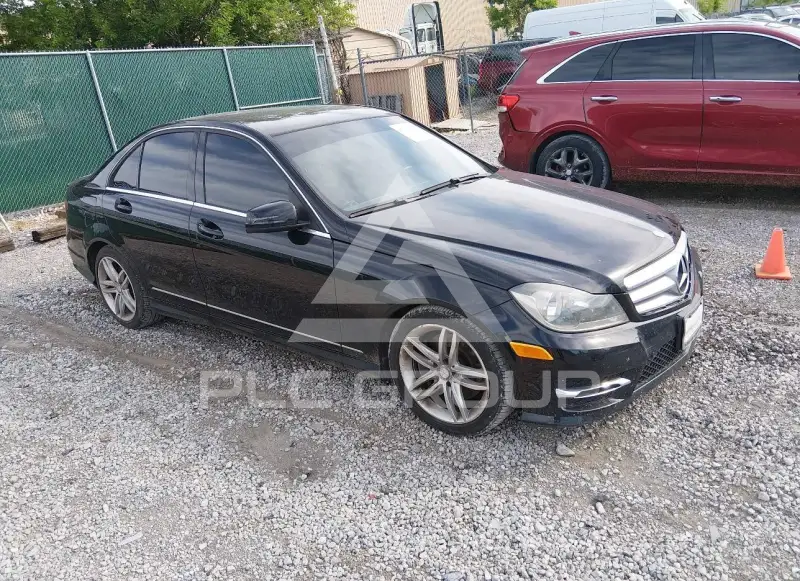 2013 Mercedes Benz C 300 фото
