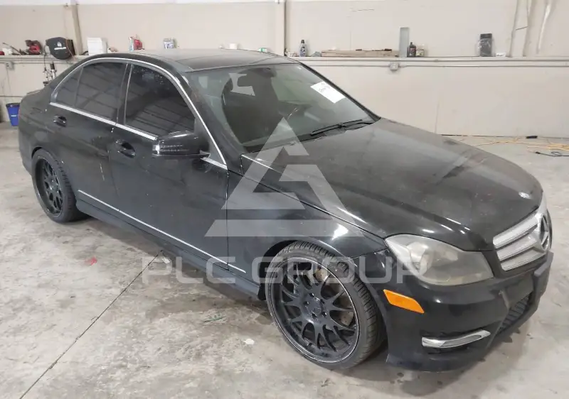 2013 Mercedes Benz C 300 фото