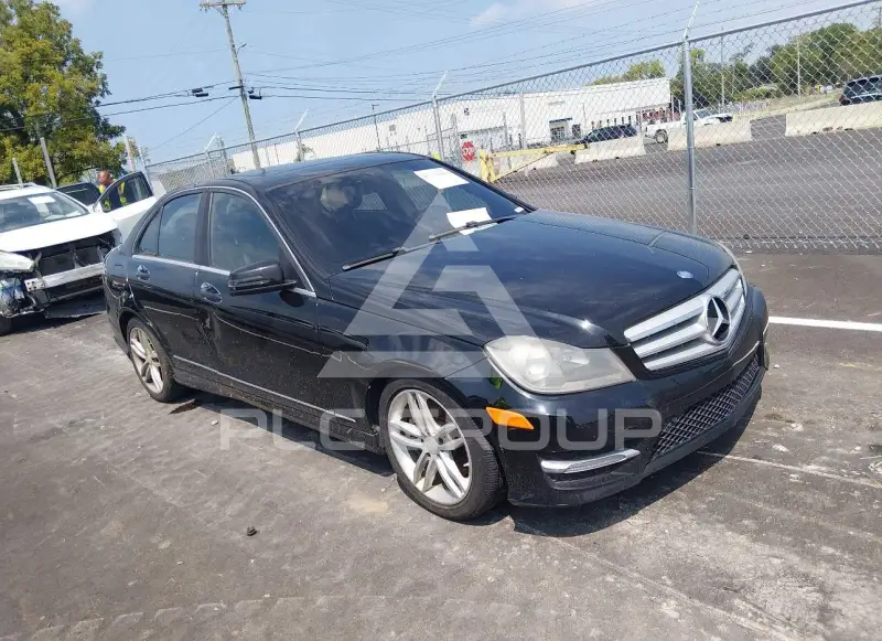 2013 Mercedes Benz C 300 фото