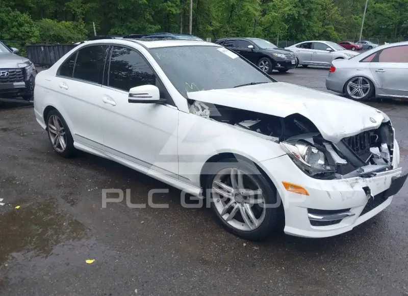 2013 Mercedes Benz C 300 фото