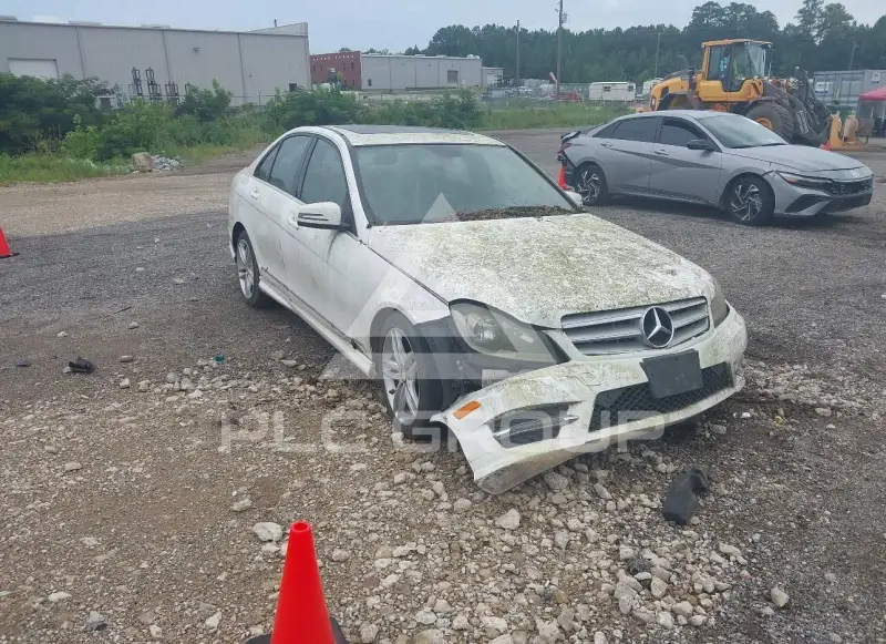 2013 Mercedes Benz C 300 фото
