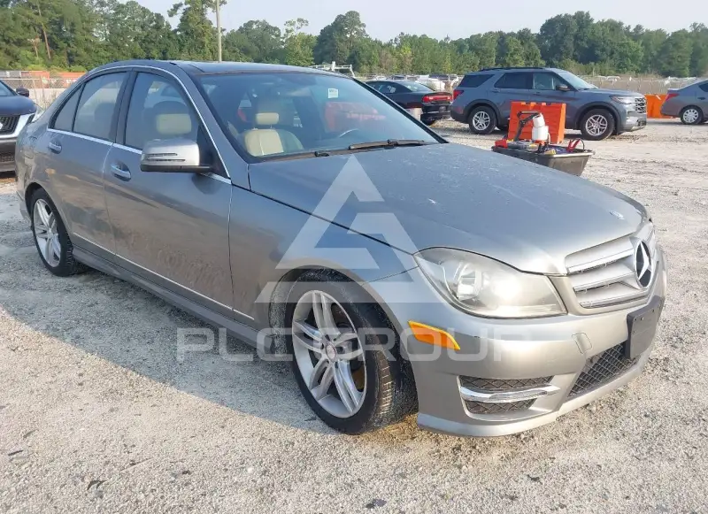 2013 Mercedes Benz C 300 фото
